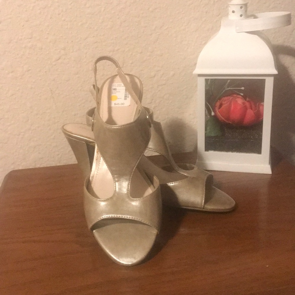 Women’s Golden Heels 👠